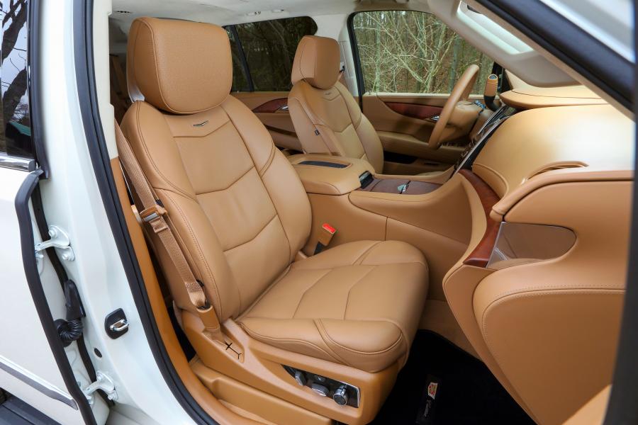 Cadillac Escalade Platinum 2015 года  (JP) (фото 23 из 24)
